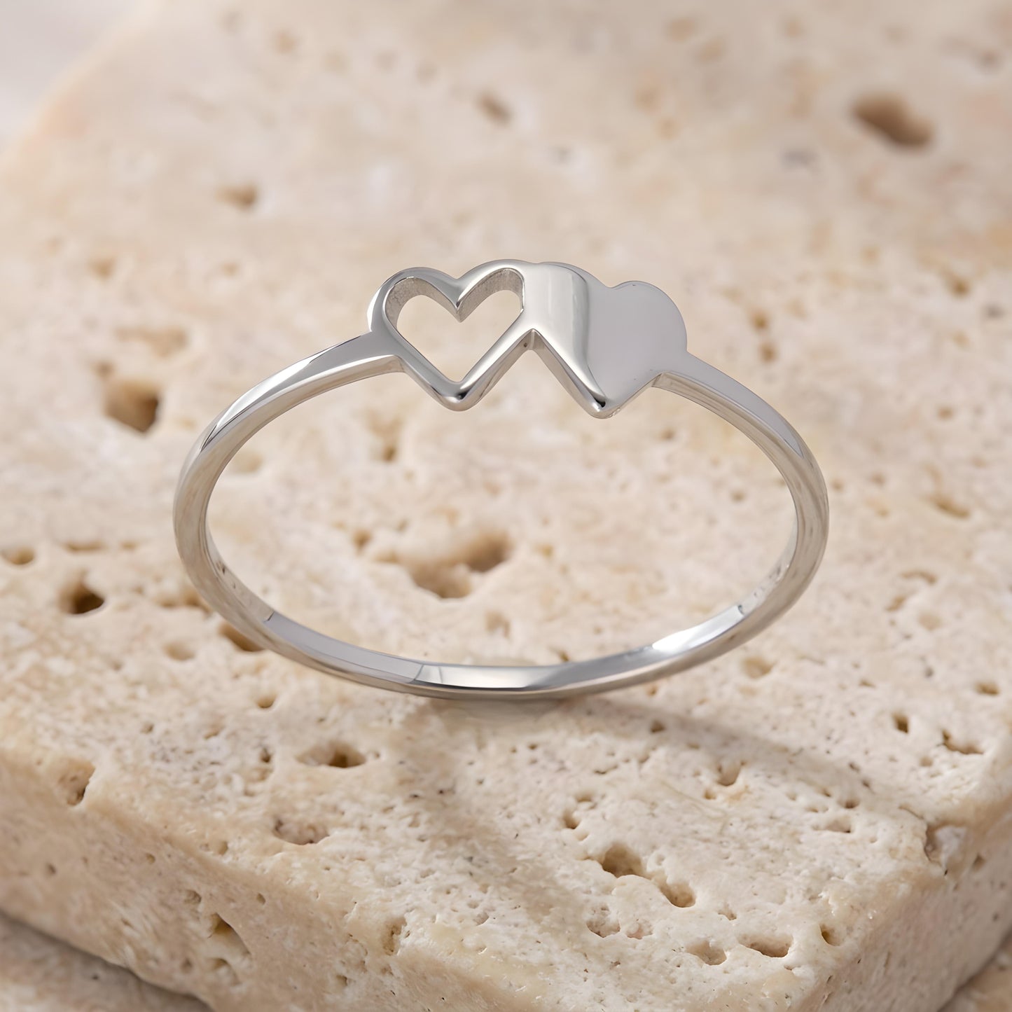 ELYNORA — Initial Letter Double Heart Ring