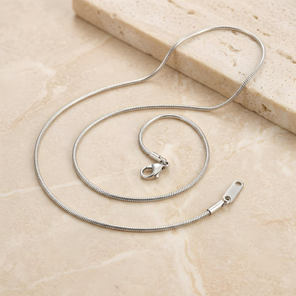 VÉRANO — Stainless Steel Snake Chain Necklace